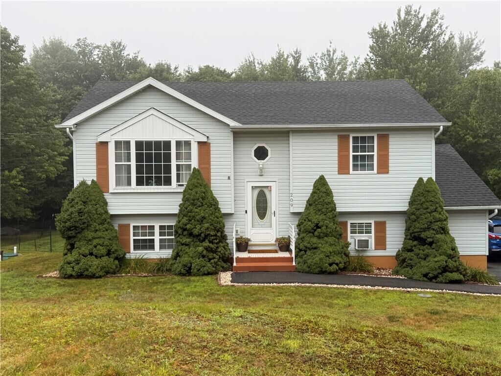 Property Photo:  209 Center Drive  PA 18610 