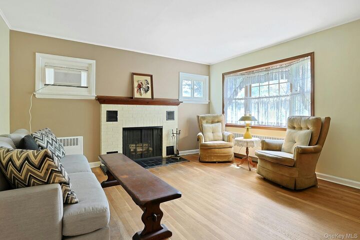 Property Photo:  445 E Sunnyside Lane  NY 10533 