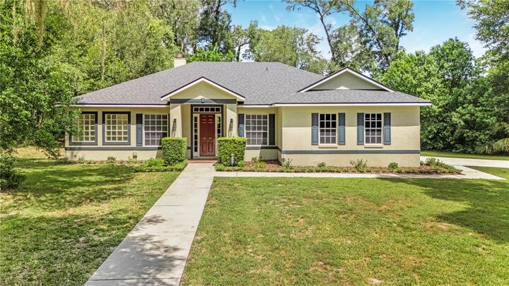 Property Photo:  1085 Taylor Road E  FL 32724 