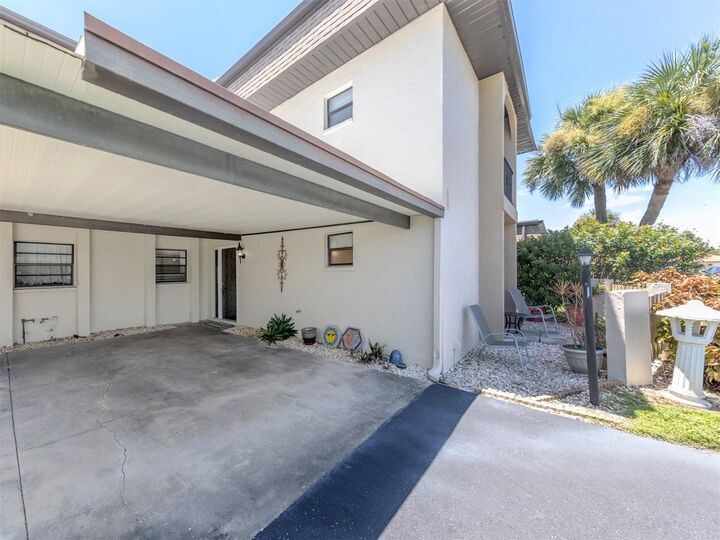 Property Photo: 1712 Lakeside Drive 1712-B FL 34293