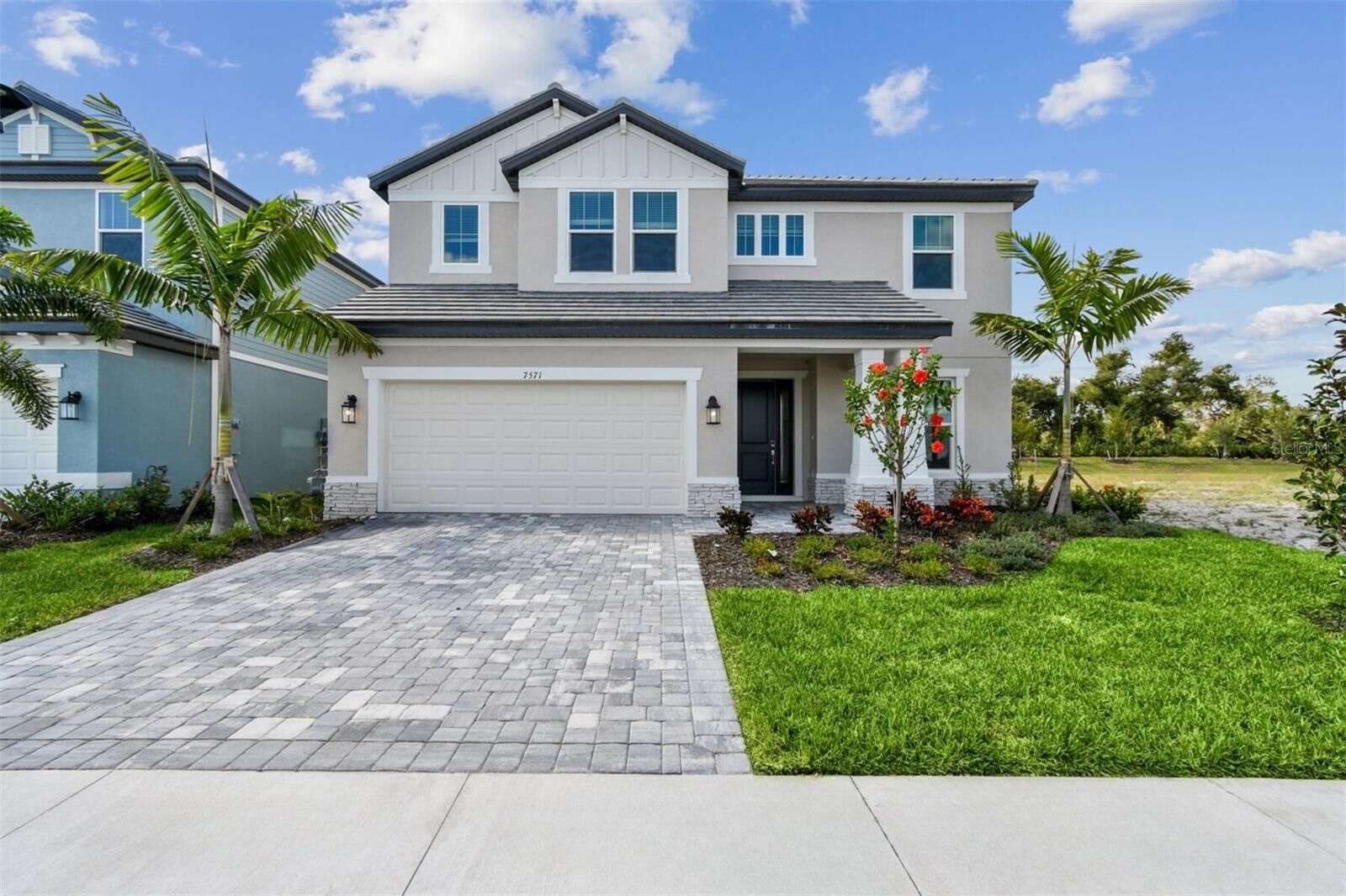 Property Photo:  7571 Hawkstone Drive  FL 34241 