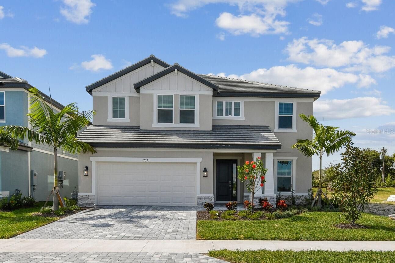 Property Photo:  7571 Hawkstone Drive  FL 34241 