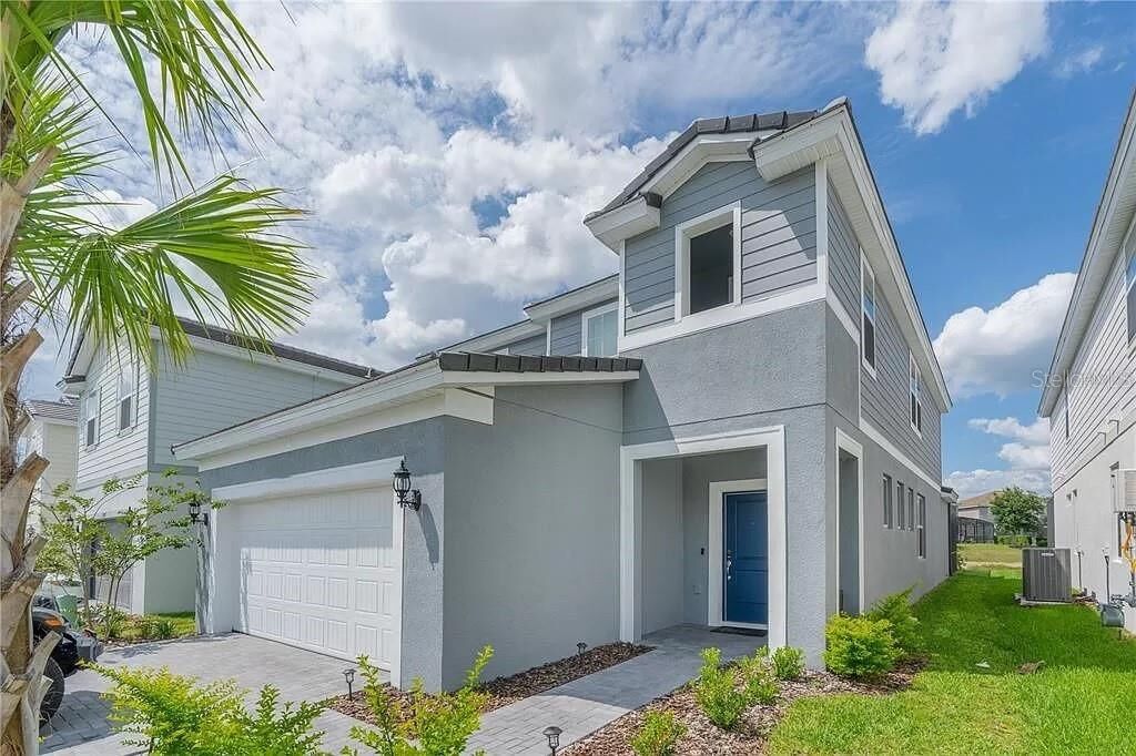Property Photo: 7243 Oakmoss Loop FL 33837