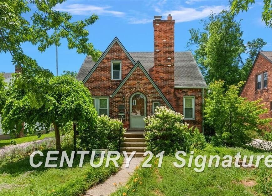Property Photo:  1313 W Hazelhurst Street  MI 48220 