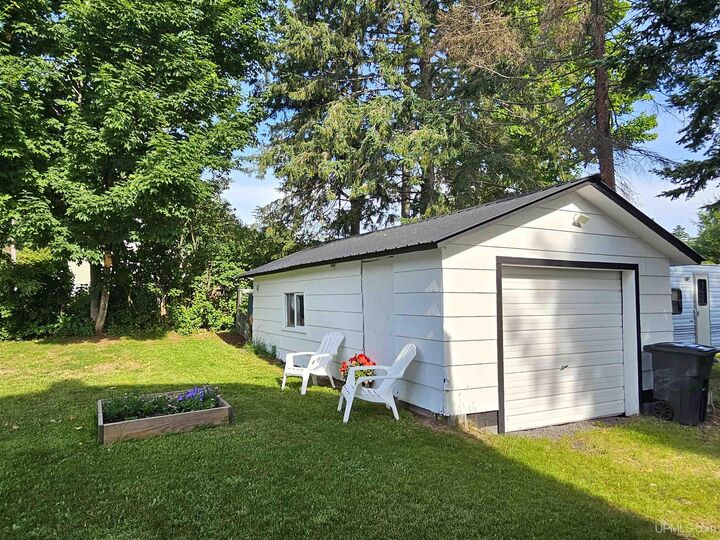 Property Photo:  1414 Front Street  MI 49945 