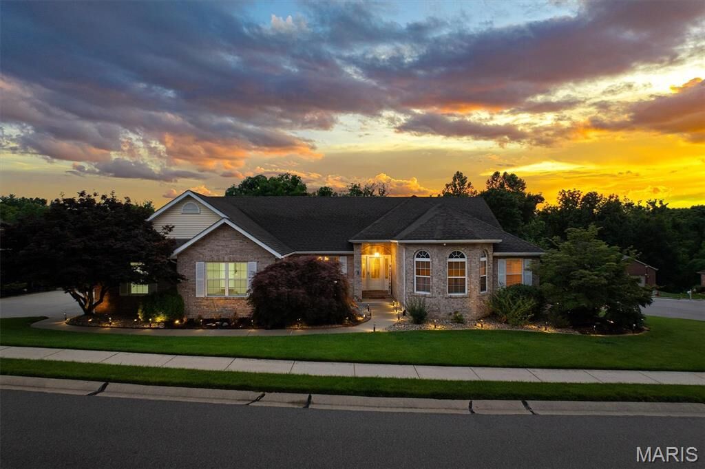 Property Photo:  123 Kingsbrooke Boulevard  IL 62034 