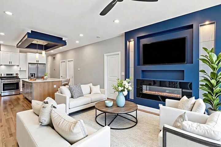 Property Photo: 4101 S Drexel Avenue 302 IL 60653