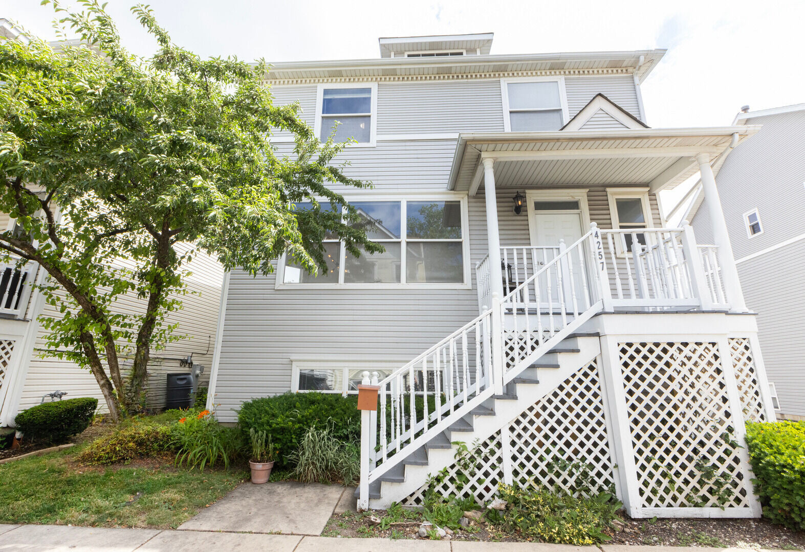 Property Photo: 4257 N Kolmar Avenue IL 60641