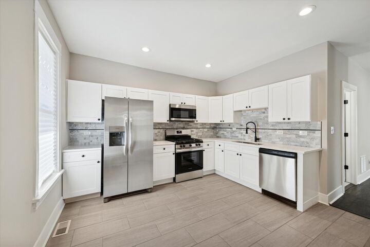 Property Photo: 4845 W Potomac Avenue 2 IL 60651
