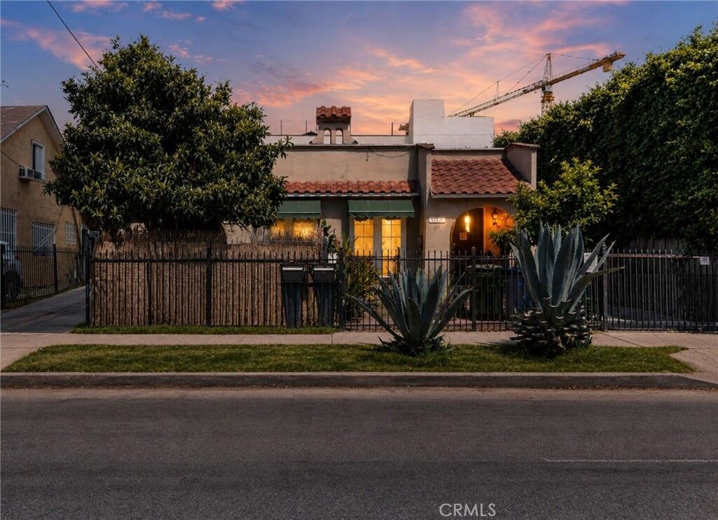 Property Photo:  1154 1156 N Wilton Place  CA 90038 