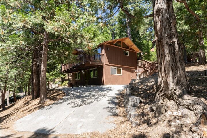 Property Photo: 392 Pioneer CA 92352