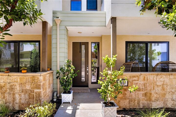 Property Photo:  1687 Grand View  CA 92627 