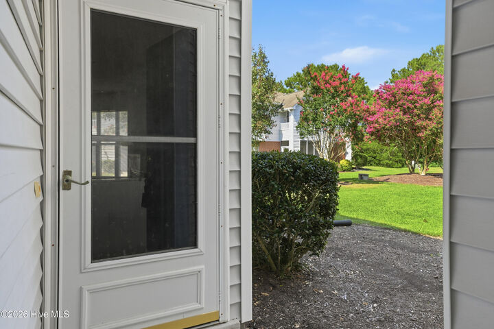 Property Photo:  4105 Breezewood Drive Apt 102  NC 28412 