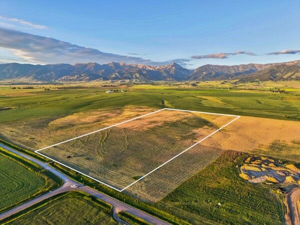 Property Photo:  3961 Penwell Bridge Road  MT 59714 