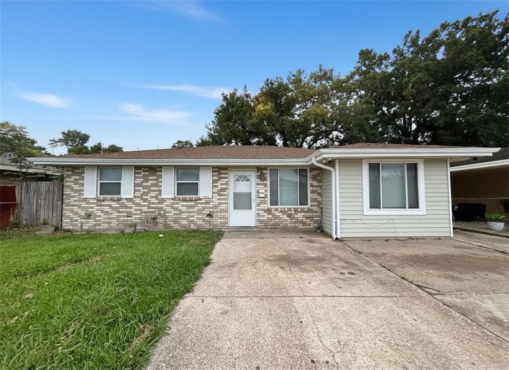 Property Photo: 1805 Redwood Drive LA 70058