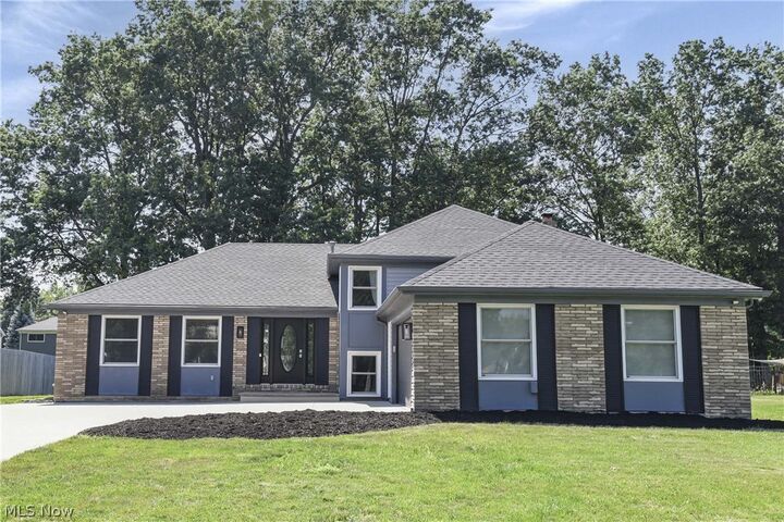 Property Photo: 1738 Coes Post Run OH 44145
