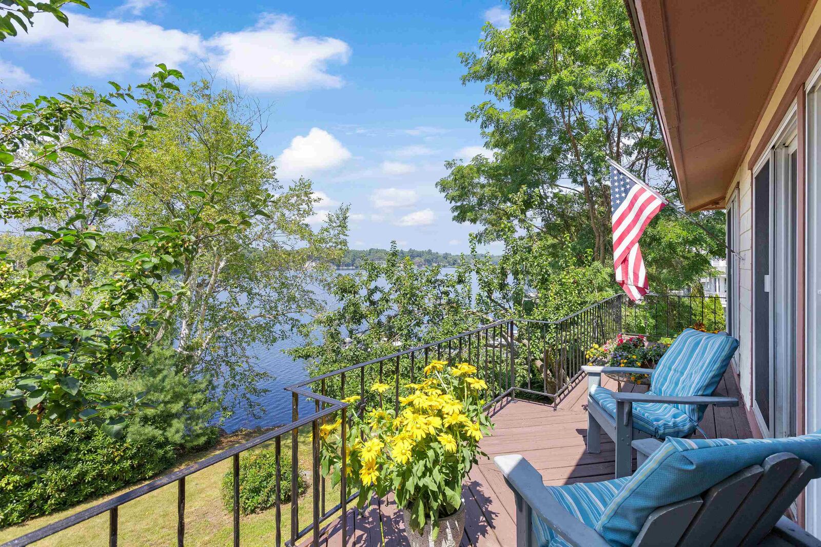 Property Photo: 21 Goodridge Avenue NH 03079