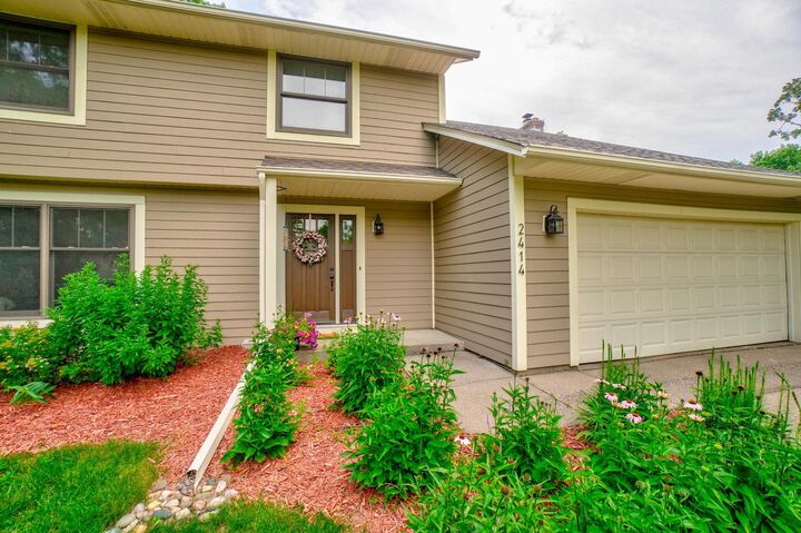 Property Photo: 2414 Oakridge Court MN 55082