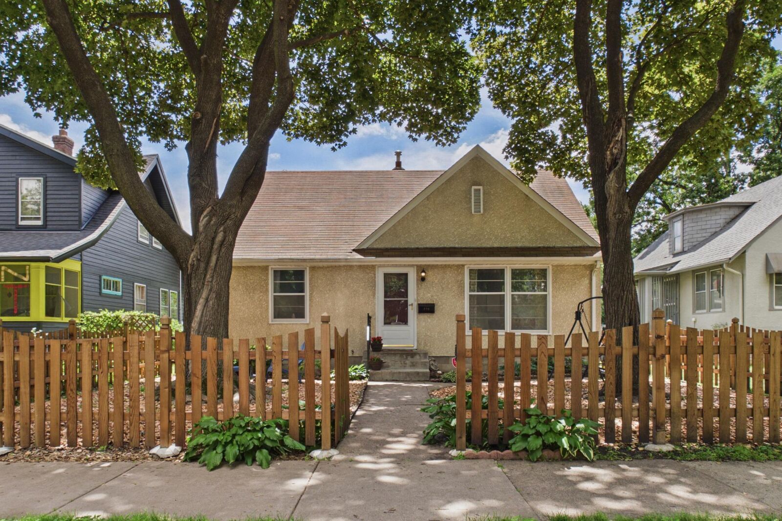 Property Photo:  776 Como Avenue  MN 55103 