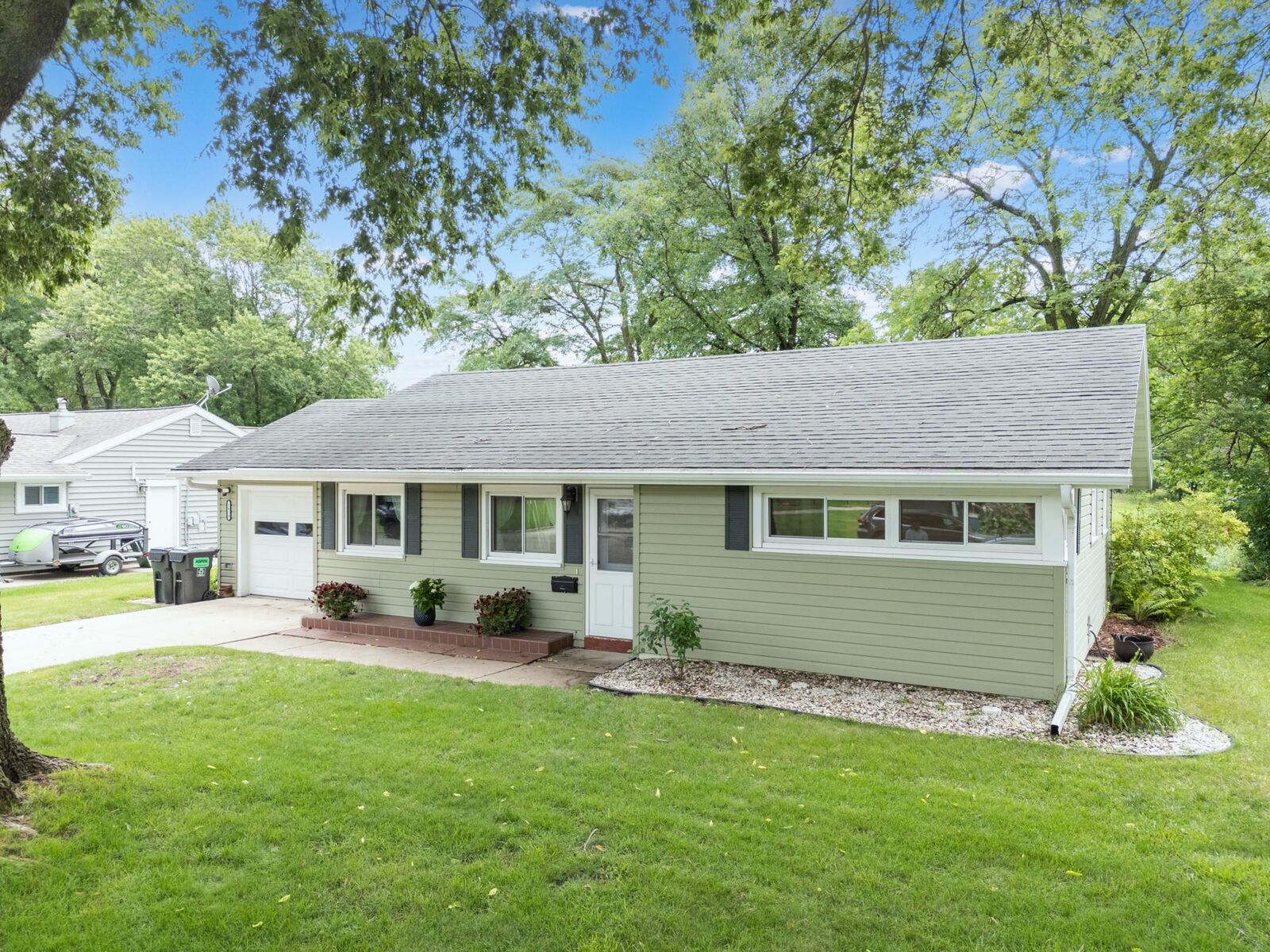 Property Photo:  1426 Graham Court SE  MN 55904 