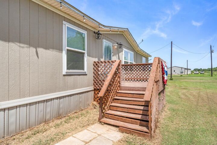 Property Photo:  2721 County Road 3344  TX 75471 
