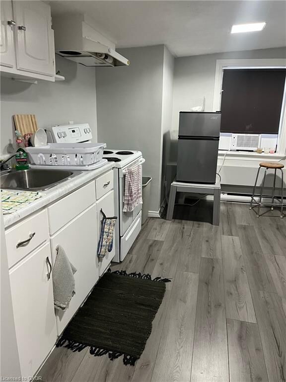 Property Photo:  453 Turnberry Street 1  ON N0G 1H0 