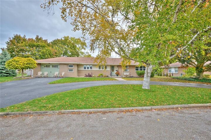123 Fairview Avenue W — photo 1