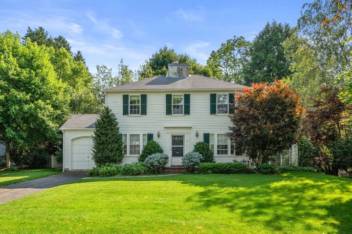 Property Photo: 10 Wilde Rd MA 02481