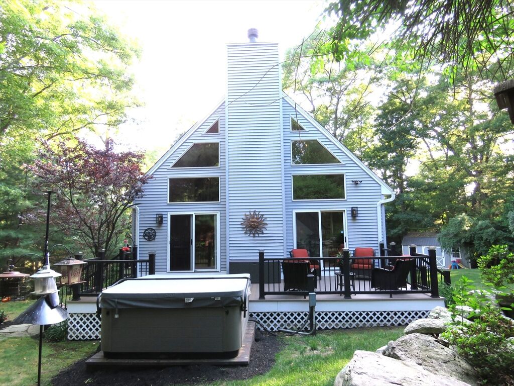 Property Photo:  14 Circle Dr  MA 01571 