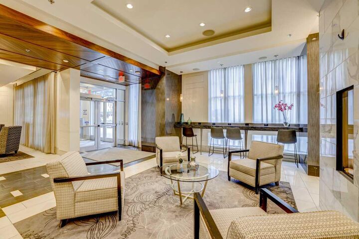 Property Photo: 930 6 Avenue SW 1609 AB T2P 1J3