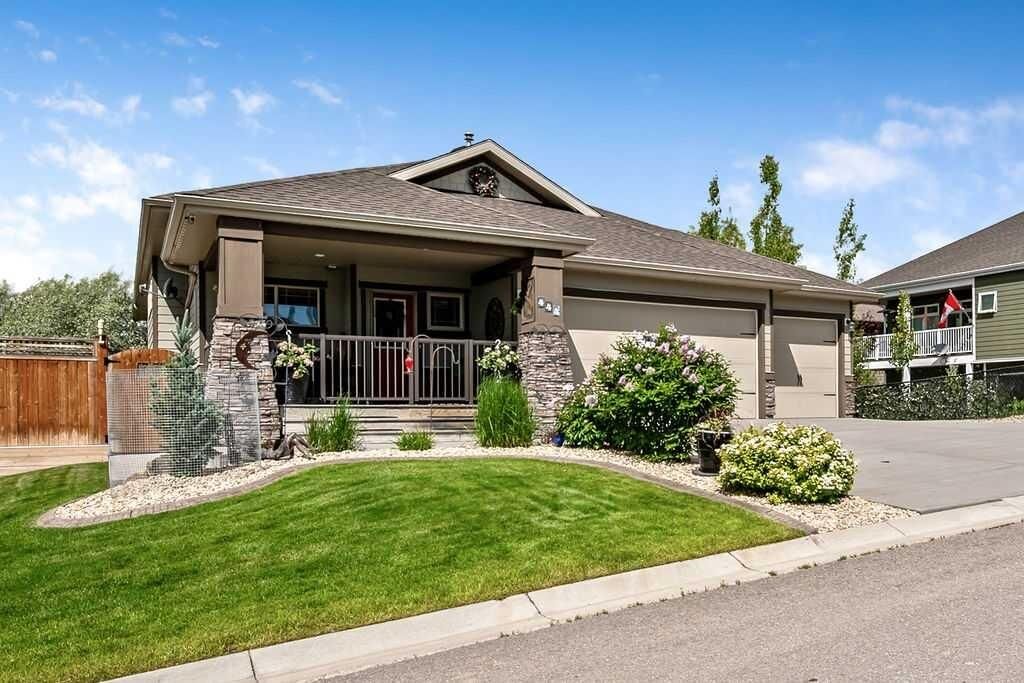 Property Photo: 444 Seclusion Valley Drive NE AB T0L 2A0