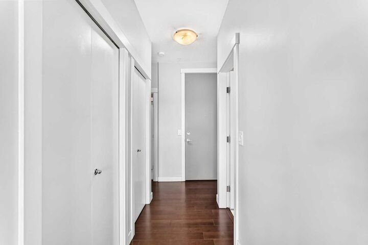 Property Photo: 1010 Centre Avenue NE 402 AB T2E 4M6