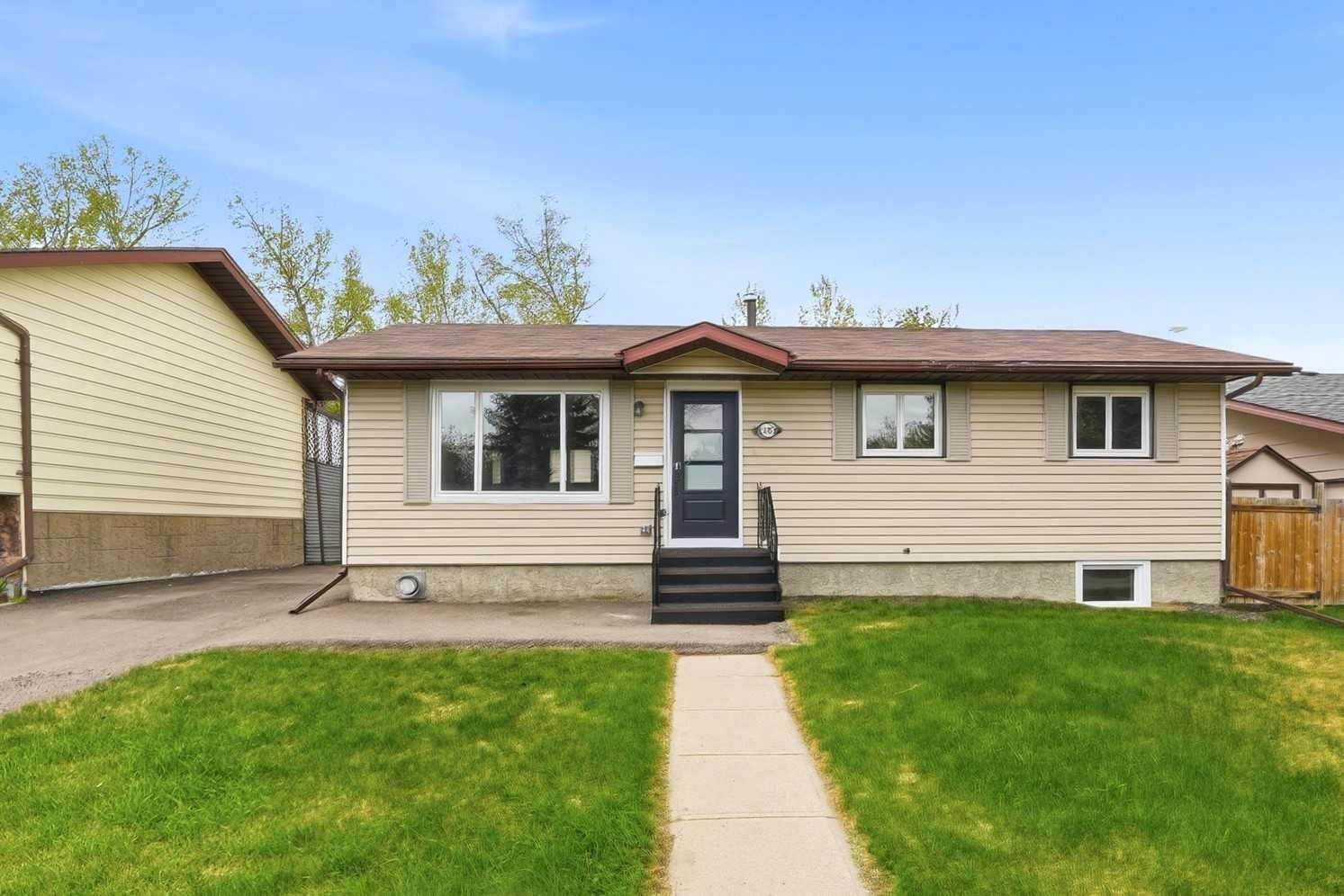 Property Photo:  105 Cunningham Crescent  AB T4P 2S2 