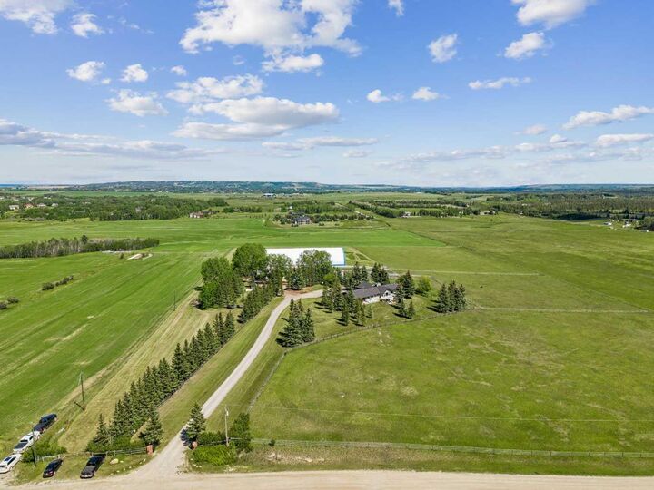 Property Photo: 243036 Range Road 34 AB T3Z 2G1