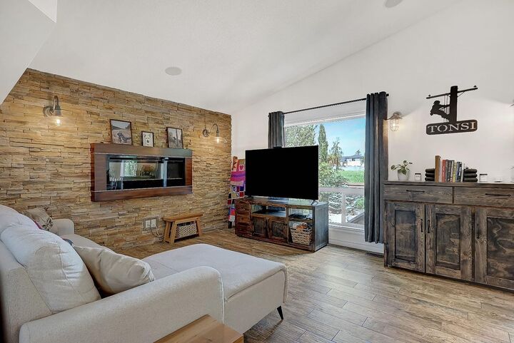 Property Photo:  8842 115 Avenue  AB T8X 0A7 