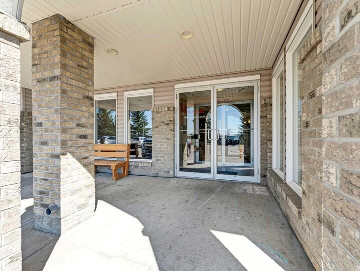 Property Photo:  1648 Saamis Drive NW 216  AB T1C 4X1 