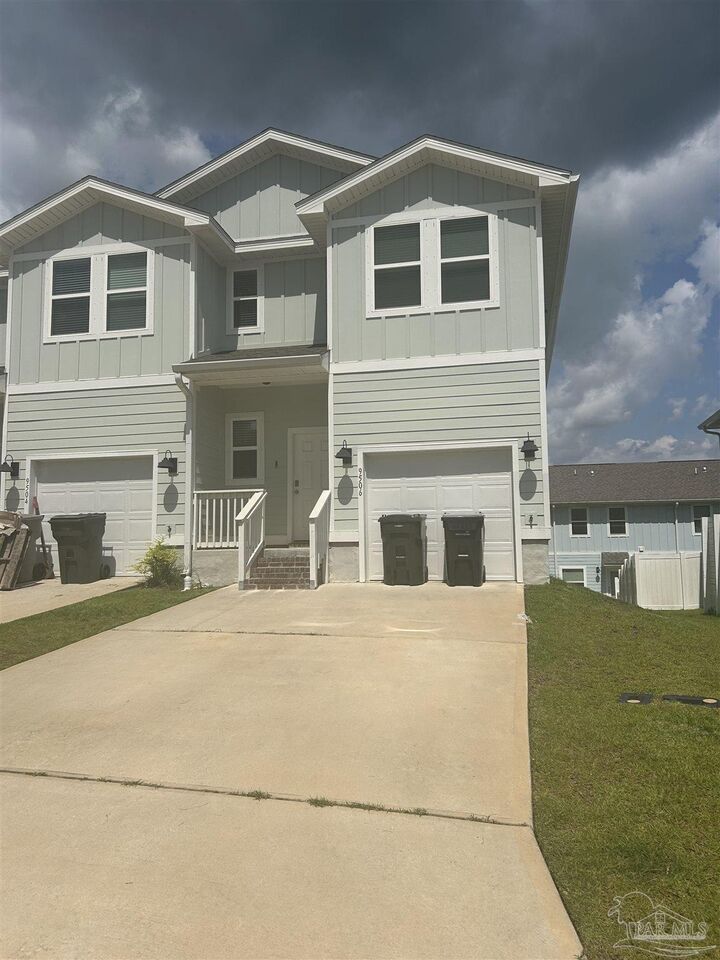 Property Photo: 9506 Nature Creek Cir FL 32526