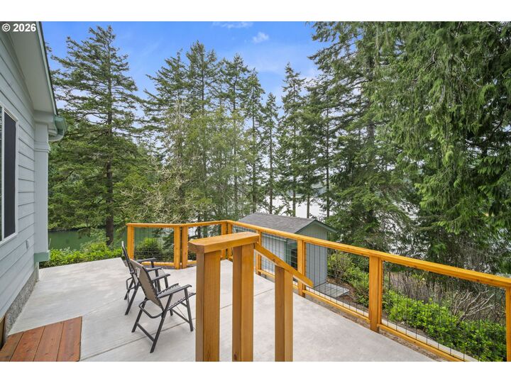 Property Photo: 88686 Chapman Rd OR 97439