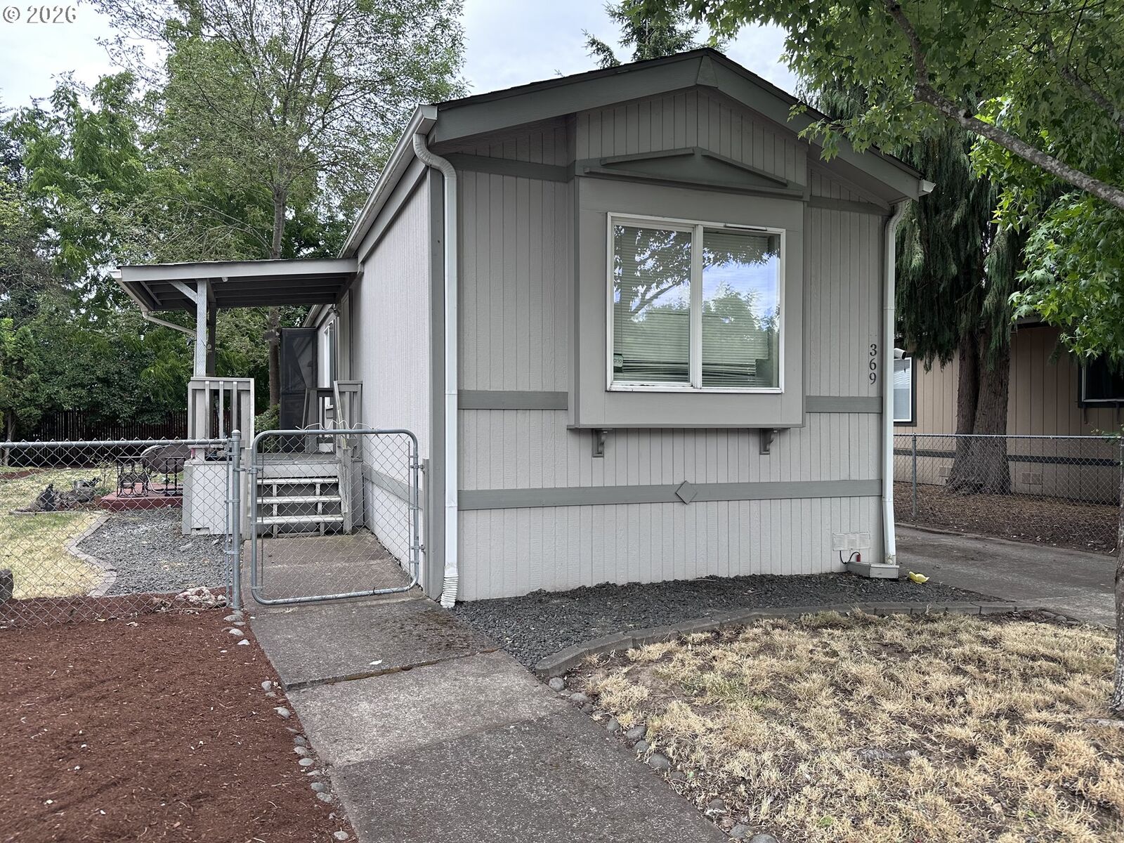 Property Photo: 369 Lacasa St OR 97402