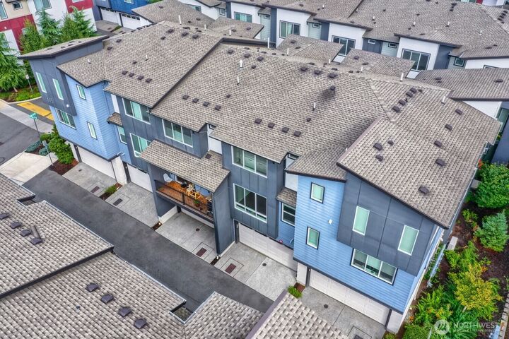 Property Photo:  615  238th Street SE D  WA 98021 