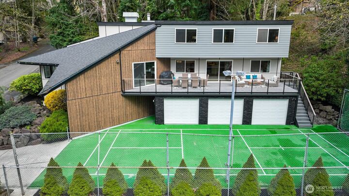 Property Photo: 4830 88th Place SE WA 98040