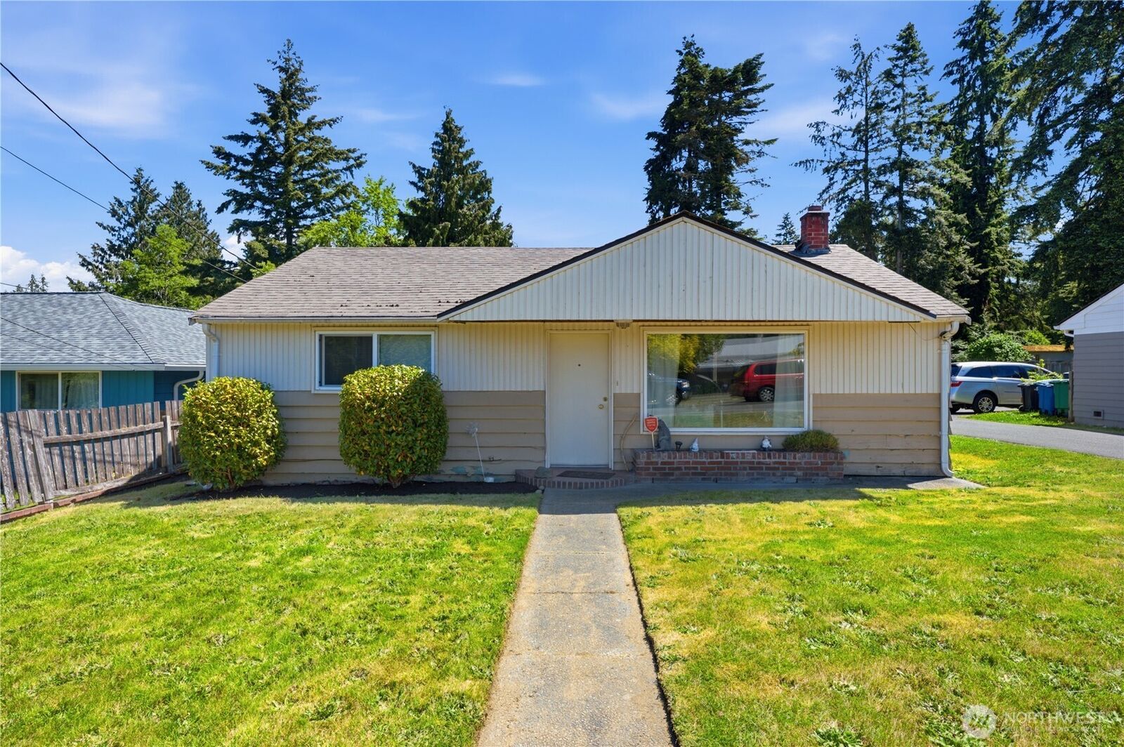 Property Photo:  18824  Midvale Avenue N  WA 98133 