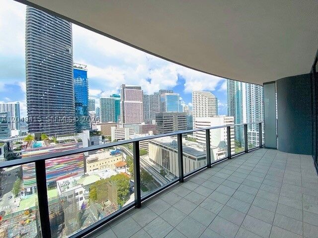 Property Photo:  1000 Brickell Plaza 1914  FL 33131 