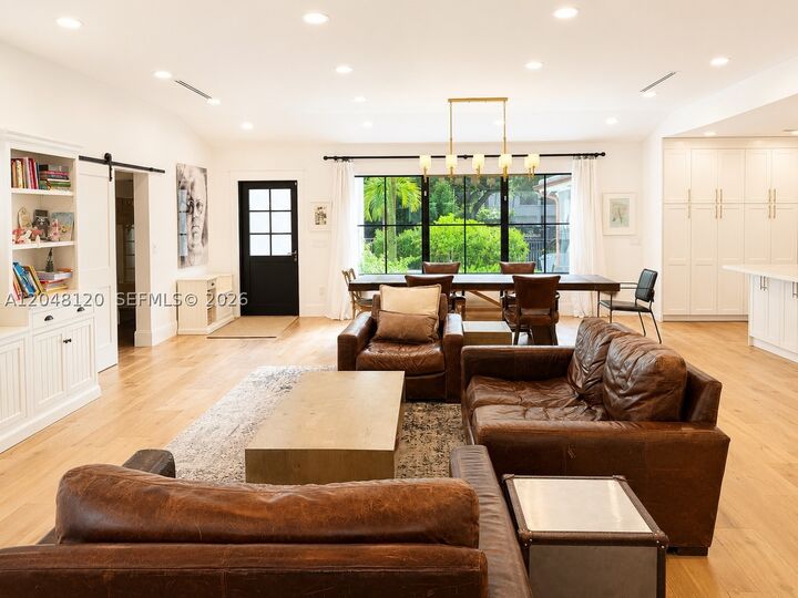 Property Photo: 4455 N Bay Rd FL 33140