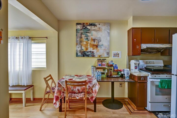 Property Photo: 2067 Thomas Avenue CA 94124