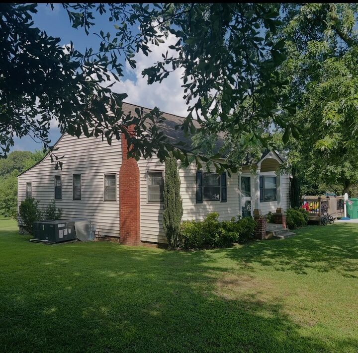 Property Photo: 922 Wesley Ave N AL 35058