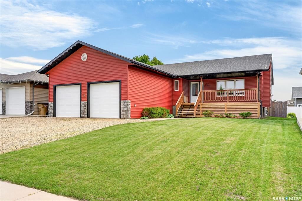 Property Photo:  209 Regent Street  SK S0E 1A0 