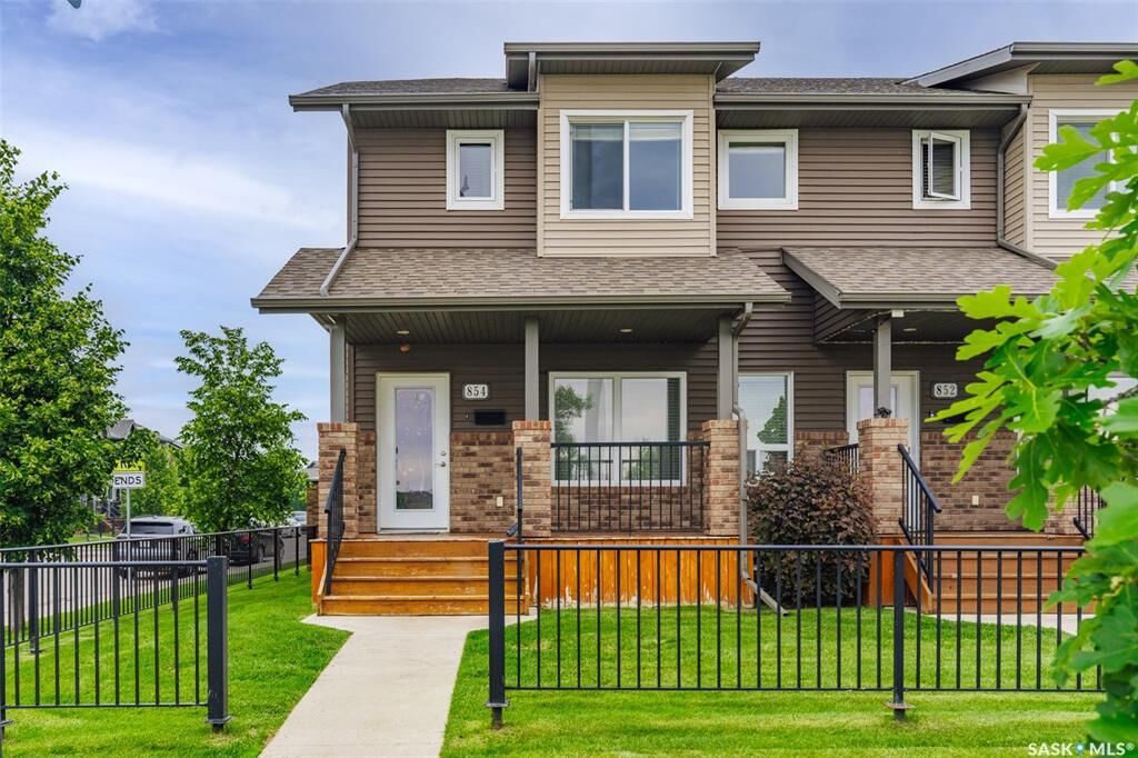 Property Photo:  854 Stensrud Road  SK S7W 0M9 