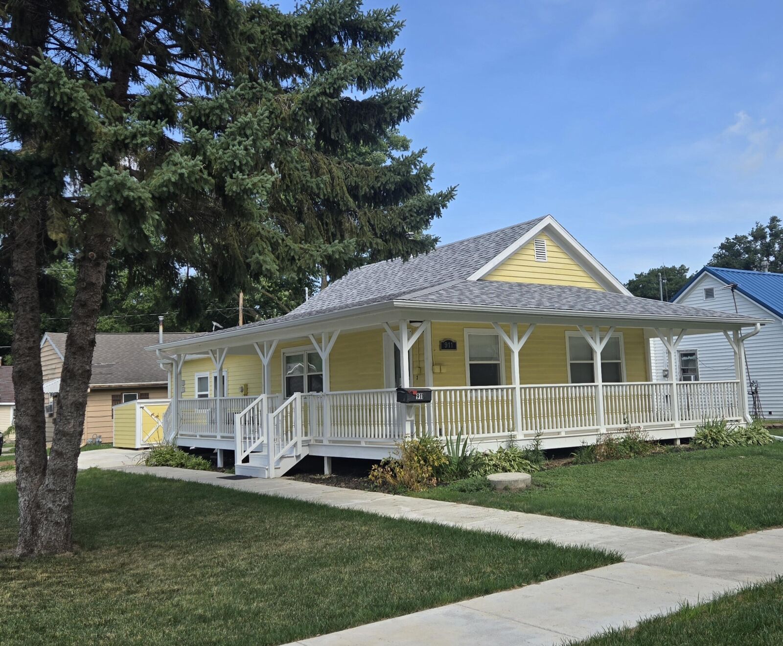 Property Photo: 911 Linn Street IA 50022