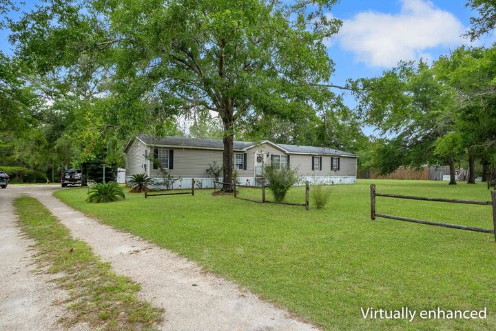 Property Photo: 9016 Glover Court FL 32305
